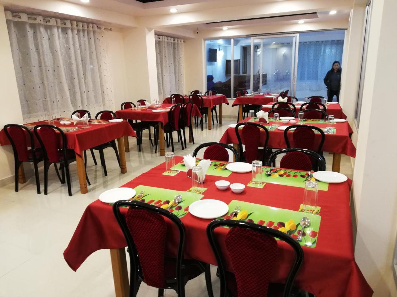 דרג'ילינג Hotel Juniper מראה חיצוני תמונה