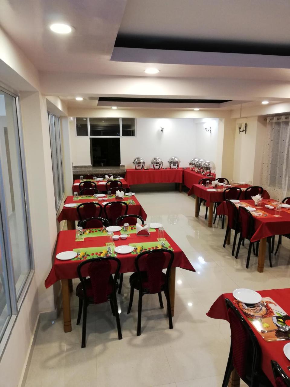 דרג'ילינג Hotel Juniper מראה חיצוני תמונה